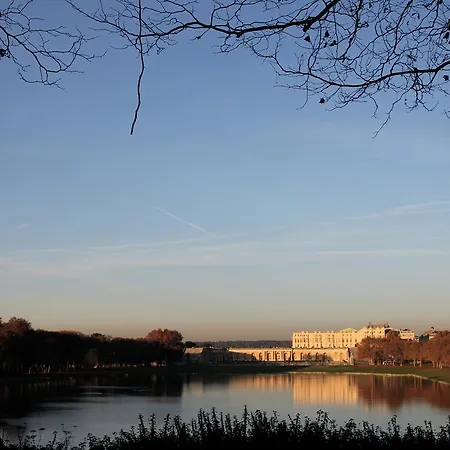 Panzió Bed In - De La Piece D'eau Des Suisses Versailles