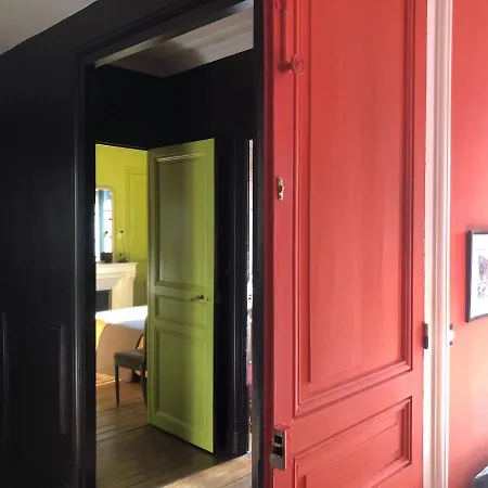 Panzió Bed In - De La Piece D'eau Des Suisses Versailles