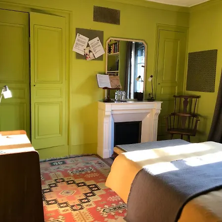 Bed In - De La Piece D'eau Des Suisses Panzió *