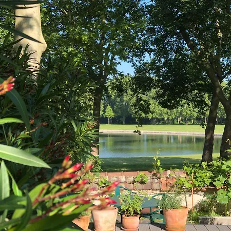 Bed In - De La Piece D'eau Des Suisses Panzió *