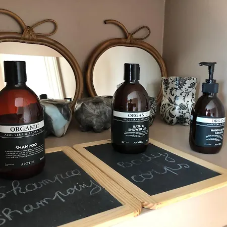 Panzió Bed In - De La Piece D'eau Des Suisses *